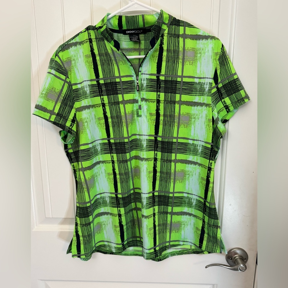 Women’s DKNY Green Plaid Short Sleeve golf Top size large B